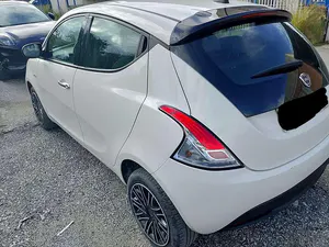 Begagnad Lancia Ypsilon
