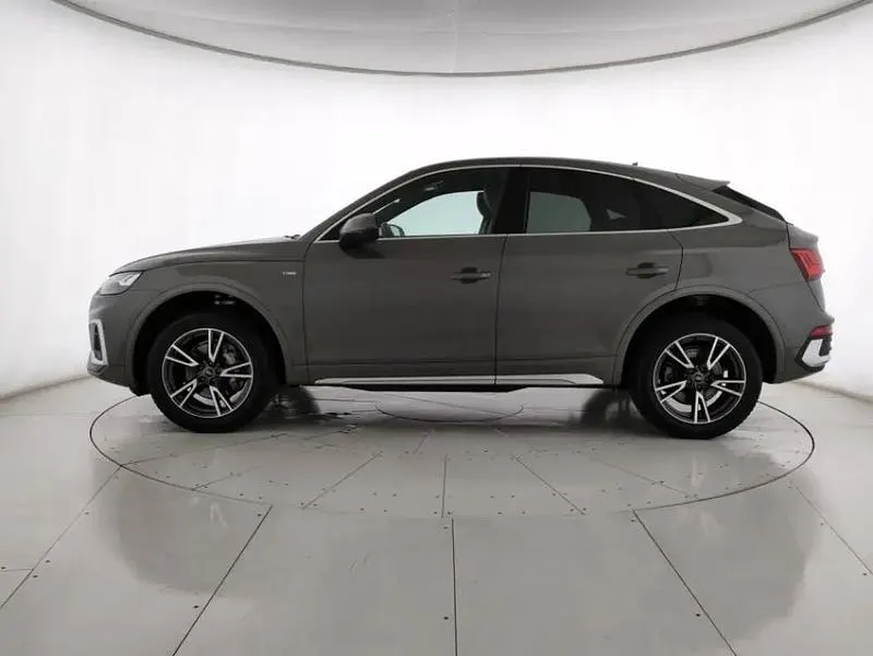 Usata Audi Q5 Sportback S-Line 204 CV (150 kW) 2024 Grigio SUV