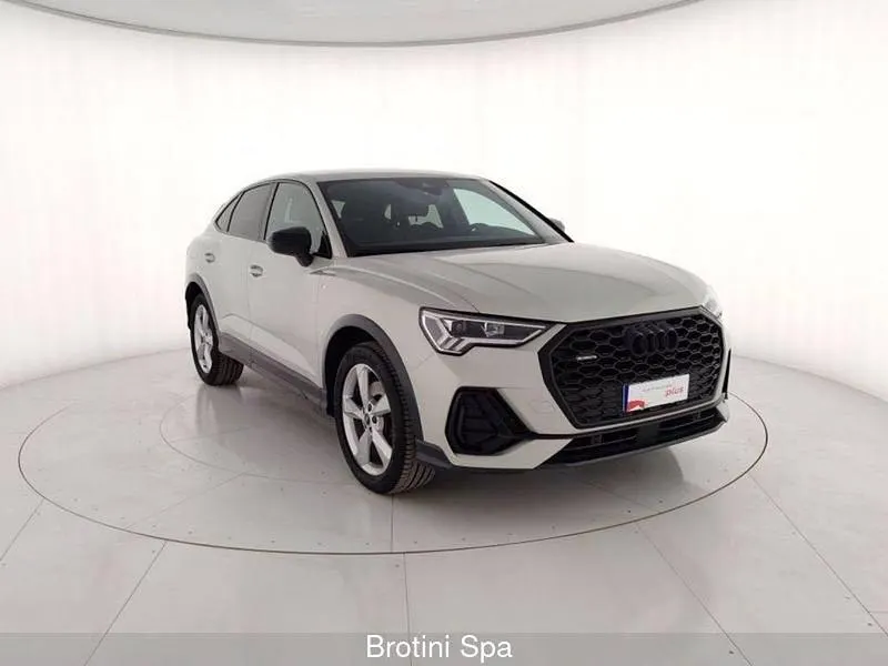 Usata Audi Q3 Sportback S-Line 245 CV (180 kW) 2021 Grigio metallizzato SUV