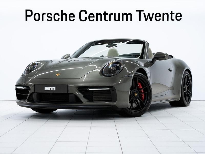 Groen Occasion 2023 Porsche 911 Carrera Cabriolet Cabriolet | € 187.900 (Duur) - Afbeelding 1/4
