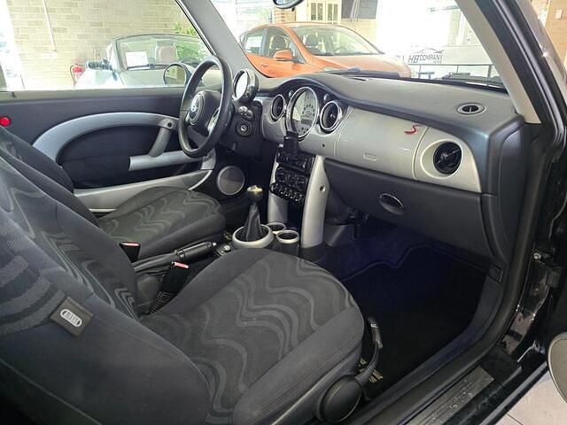 Occasion Mini ONE 90 PK (66 kW) 2004 Zwart (metallic) Hatchback