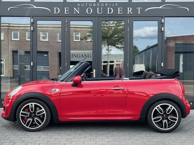 Occasion Mini John Cooper Works Cabriolet Chili 233 PK (171 kW) 2016 Rood, metallic lak Cabriolet