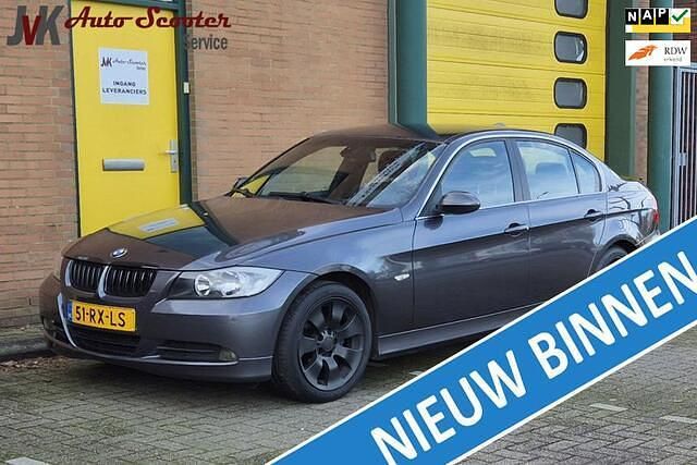 Grijs Occasion 2005 BMW 325 Executive Sedan | € 4.950 (Super prijs) - Afbeelding 1/4