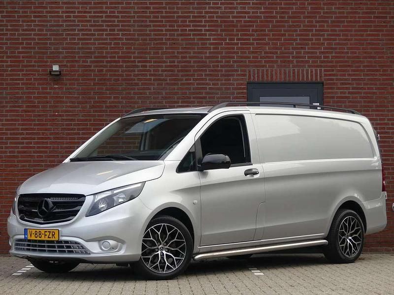 Grijs Gebruikt 2024 Mercedes Vito Van | € 33.950 (Eerlijke prijs) - Afbeelding 1/4