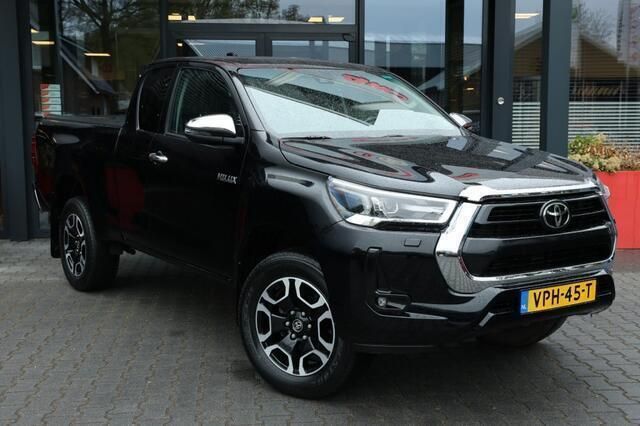 Zwart Gebruikt 2022 Toyota HiLux Comfort Pickup | € 34.995 (Goede deal) - Afbeelding 1/4