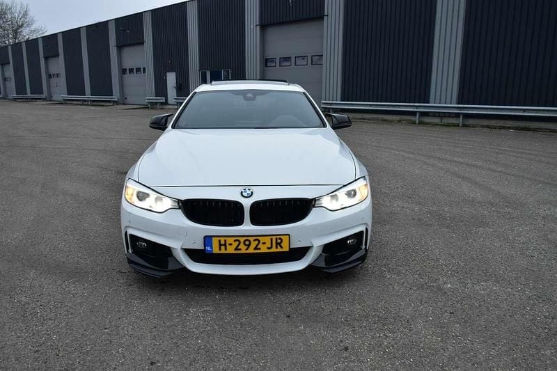 Rood Occasion 2016 BMW 435 M Sport Sedan | € 19.450 (Eerlijke prijs) - Afbeelding 1/4