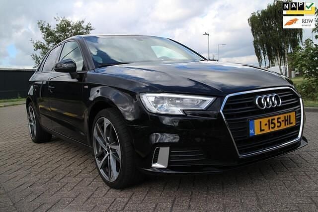 Zwart Gebruikt 2017 Audi A3 Sportback Proline Hatchback | € 9.495 (Goede deal) - Afbeelding 1/4