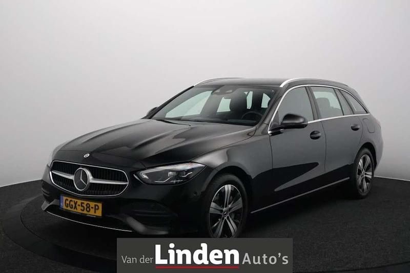 Zwart Gebruikt 2022 Mercedes C300 Luxury Stationwagen | € 32.950 (Eerlijke prijs) - Afbeelding 1/4