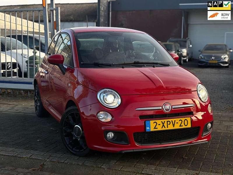 Rood (metallic) Occasion 2014 Fiat 500S Hatchback | € 6.495 (Eerlijke prijs) - Afbeelding 1/4
