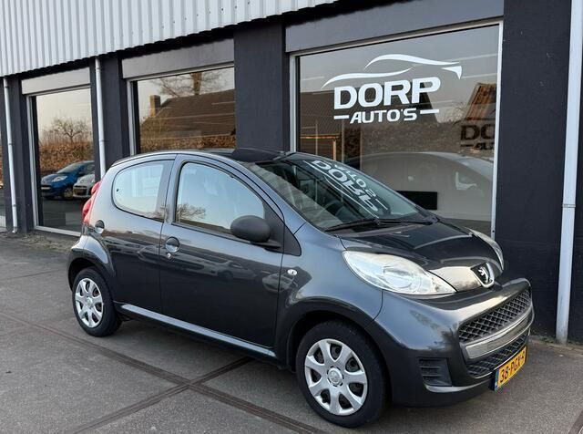Grijs Gebruikt 2011 Peugeot 107 Hatchback | € 3.950 (Eerlijke prijs) - Afbeelding 1/4