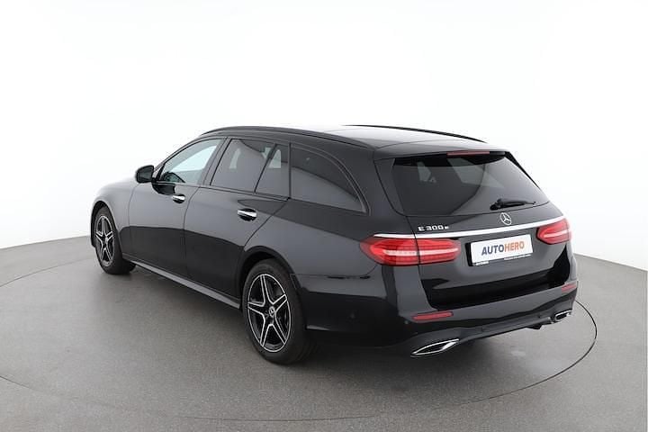 Occasion Mercedes E300 AMG line 320 PK (235 kW) 2022 Zwart (metallic) Stationwagen
