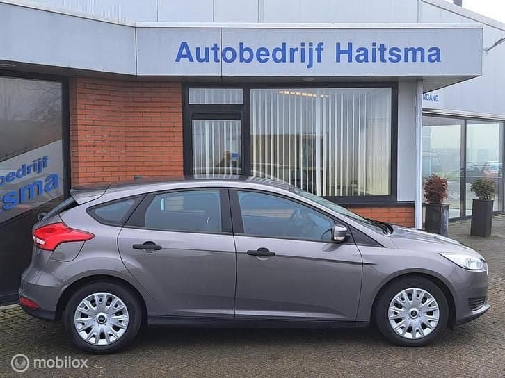 Occasion Ford Focus Ambiente 86 PK (63 kW) 2015 Bruin (metallic) Hatchback