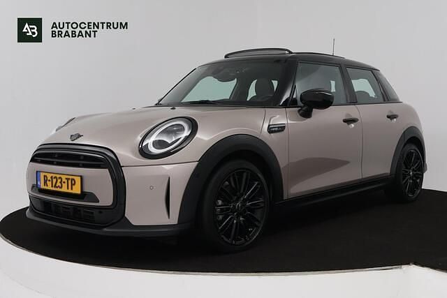 Grijs Gebruikt 2022 Mini Cooper Hatchback | € 23.945 (Eerlijke prijs) - Afbeelding 1/4