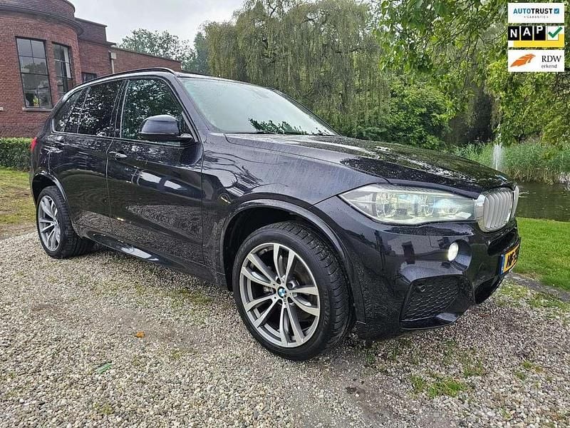 Zwart Gebruikt 2015 BMW X5 Executive SUV | € 23.999 (Eerlijke prijs) - Afbeelding 1/4