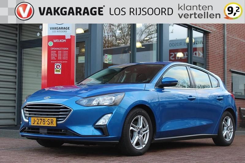 Blauw, metallic lak Gebruikt 2020 Ford Focus Hatchback | € 11.990 (Eerlijke prijs) - Afbeelding 1/4