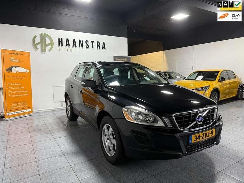 Zwart Gebruikt 2013 Volvo XC60 Momentum SUV | € 14.950 (Eerlijke prijs) - Afbeelding 1/4