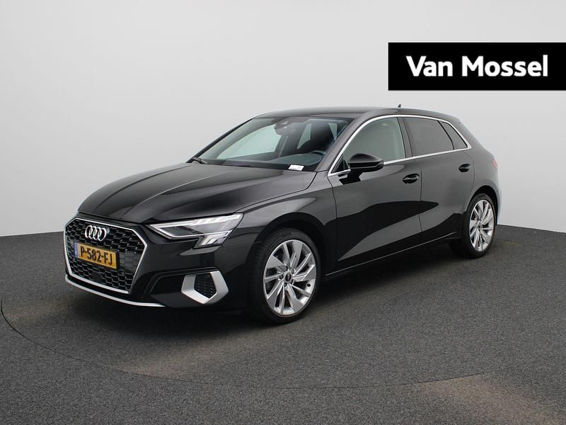 Zwart Gebruikt 2022 Audi A3 Sportback Advanced Hatchback | € 22.900 (Eerlijke prijs) - Afbeelding 1/4