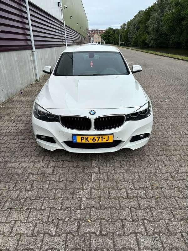 Wit Gebruikt 2017 BMW 320 Gran Turismo Sedan | € 24.500 (Duur) - Afbeelding 1/4