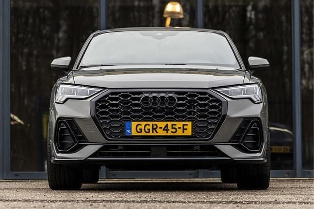 Occasion Audi Q3 Sportback Competition 150 PK (110 kW) 2024 Grijs (metallic) SUV