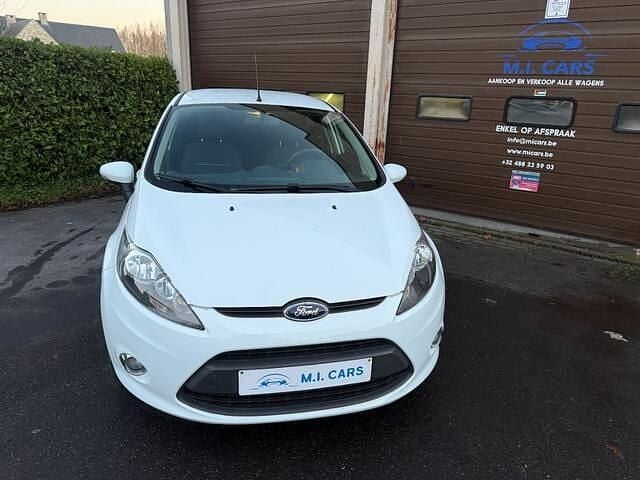 Wit Gebruikt 2011 Ford Fiesta Hatchback | € 4.500 (Goede deal) - Afbeelding 1/4