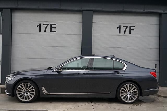 Grijs Gebruikt 2016 BMW 740 Executive Sedan | € 32.500 (Super prijs) - Afbeelding 1/4