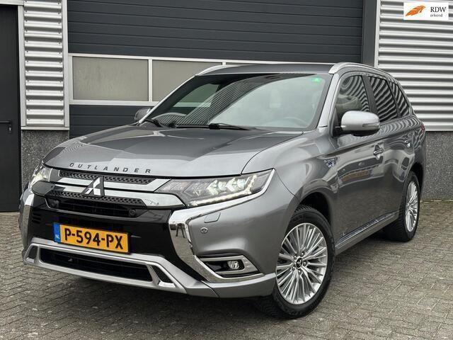Grijs Gebruikt 2019 Mitsubishi Outlander Edition SUV | € 23.990 (Eerlijke prijs) - Afbeelding 1/4
