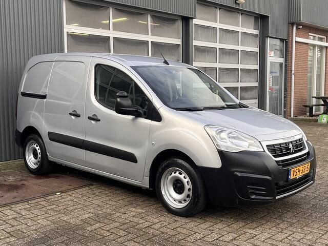Grijs Gebruikt 2017 Peugeot Partner MPV | € 9.950 (Eerlijke prijs) - Afbeelding 1/4