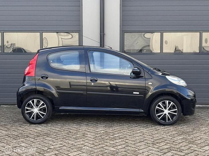 Occasion Peugeot 107 68 PK (50 kW) 2011 Zwart Hatchback