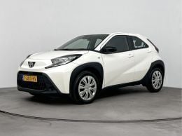 Wit Gebruikt 2023 Toyota Aygo Play Hatchback | € 18.745 (Goede deal) - Afbeelding 1/3