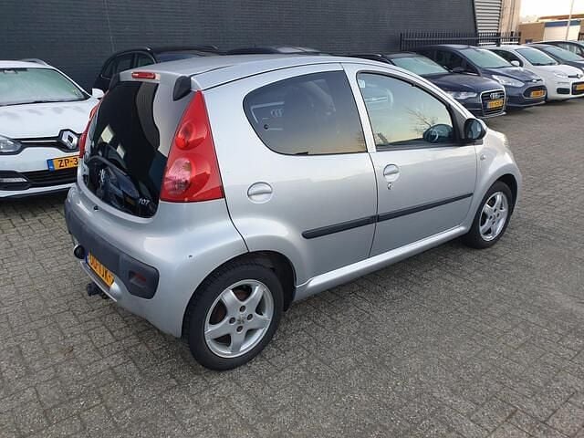 Occasion Peugeot 107 68 PK (50 kW) 2012 Grijs Hatchback