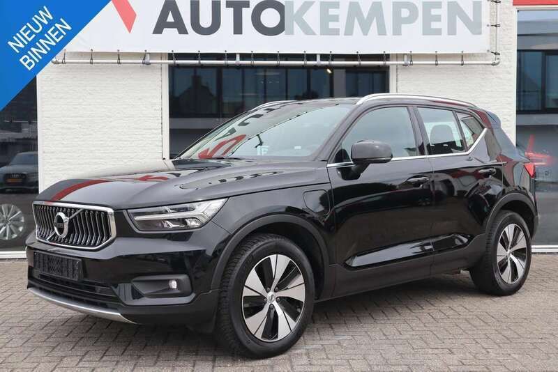 Zwart, metallic lak Gebruikt 2020 Volvo XC40 Business Edition SUV | € 26.900 (Goede deal) - Afbeelding 1/4