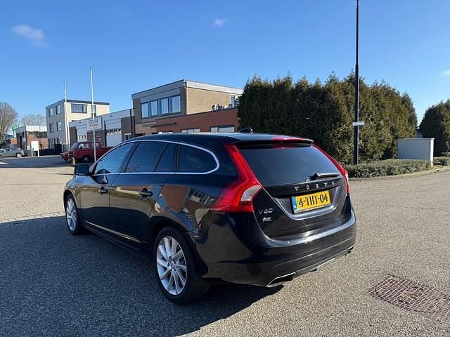 Occasion Volvo V60 Momentum 181 PK (133 kW) 2014 Zwart Stationwagen