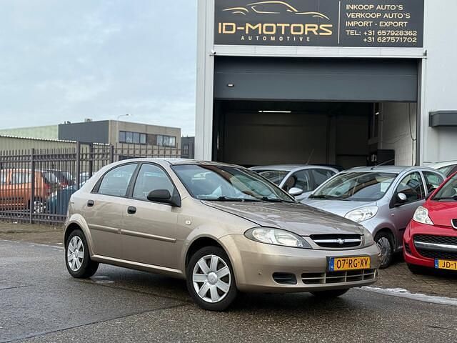 Beige Occasion 2005 Chevrolet Lacetti Hatchback | € 850 - Afbeelding 1/4
