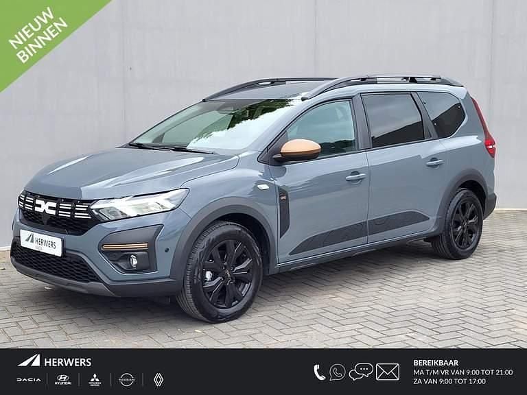 Grey urban (ovkpw) Gebruikt 2025 Dacia Jogger Extreme MPV | € 28.885 (Eerlijke prijs) - Afbeelding 1/4