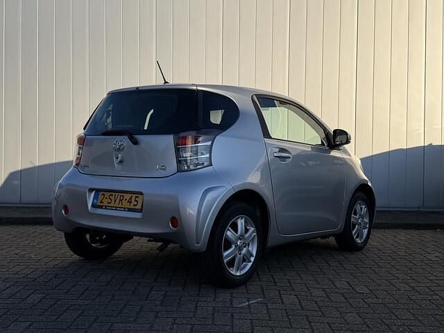 Occasion Toyota iQ 68 PK (50 kW) 2011 Grijs Hatchback