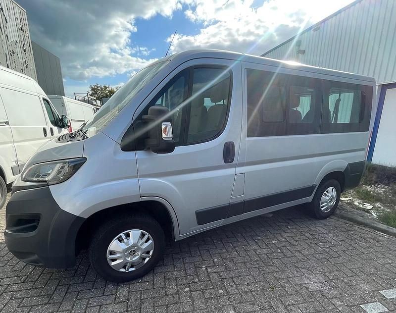 Grijs Gebruikt 2016 Peugeot Boxer Premium Van | € 14.600 - Afbeelding 1/4