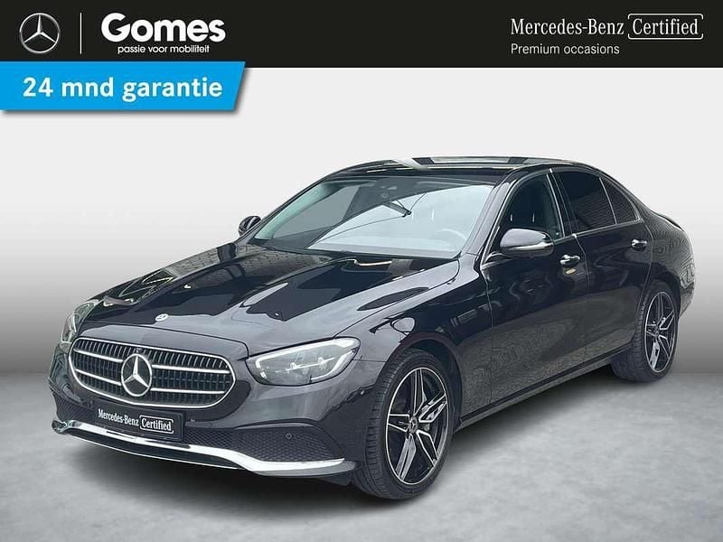 Zwart Gebruikt 2023 Mercedes E300 Luxury Sedan | € 46.950 (Super prijs) - Afbeelding 1/4