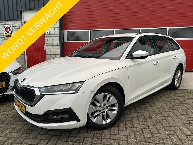 Wit Gebruikt 2021 Skoda Octavia Business Line Stationwagen | € 16.283 (Goede deal) - Afbeelding 1/4