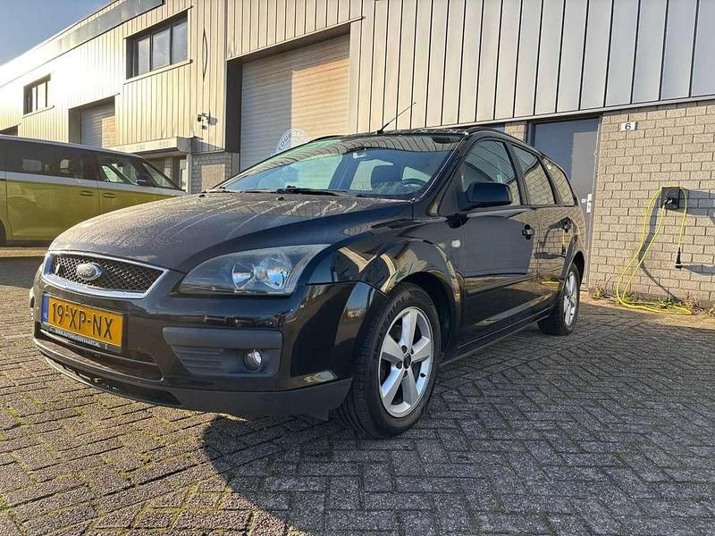 Occasion Ford Focus Futura 125 PK (91 kW) 2007 Zwart (metallic) Stationwagen