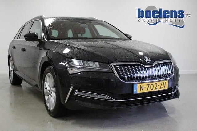 Occasion Skoda Superb Business Line 156 PK (114 kW) 2022 Zwart Stationwagen