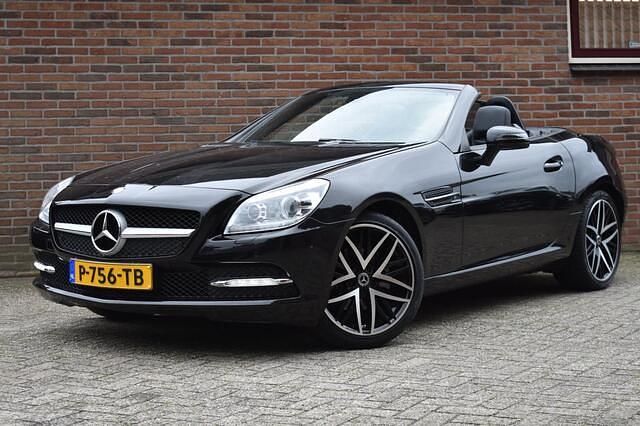 Zwart Occasion 2015 Mercedes SLK200 Cabriolet | € 20.949 (Eerlijke prijs) - Afbeelding 1/4
