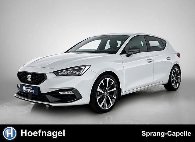 Wit Gebruikt 2022 Seat Leon FR Hatchback | € 24.950 (Eerlijke prijs) - Afbeelding 1/2