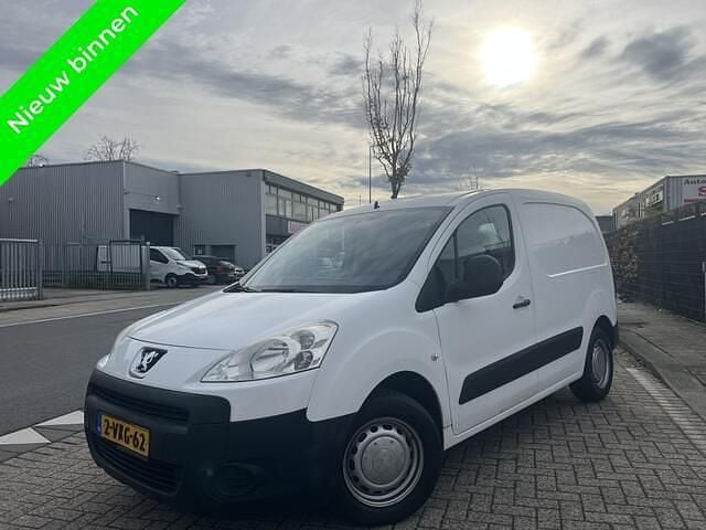 Wit Gebruikt 2010 Peugeot Partner Van | € 2.599 (Goede deal) - Afbeelding 1/4