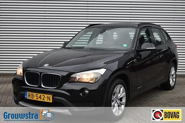 Zwart Gebruikt 2013 BMW X1 SUV | € 6.440 (Iets duurder) - Afbeelding 1/4