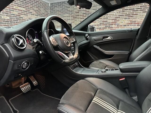 Occasion Mercedes CLA200 Shooting Brake AMG 156 PK (114 kW) 2017 Grijs Stationwagen