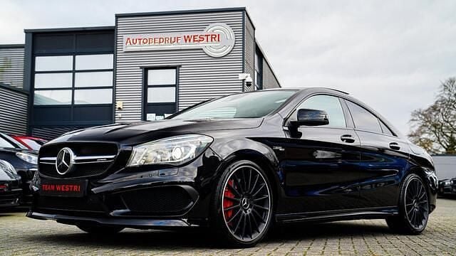 Zwart Gebruikt 2015 Mercedes CLA45 AMG AMG Sedan | € 25.995 (Eerlijke prijs) - Afbeelding 1/4