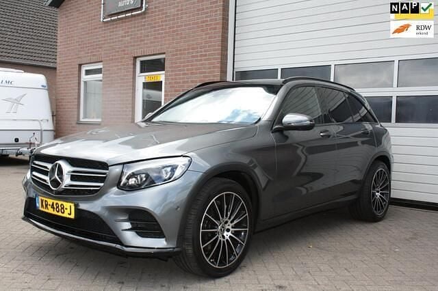 Grijs Gebruikt 2016 Mercedes GLC250 Edition 1 SUV | € 24.975 (Eerlijke prijs) - Afbeelding 1/4