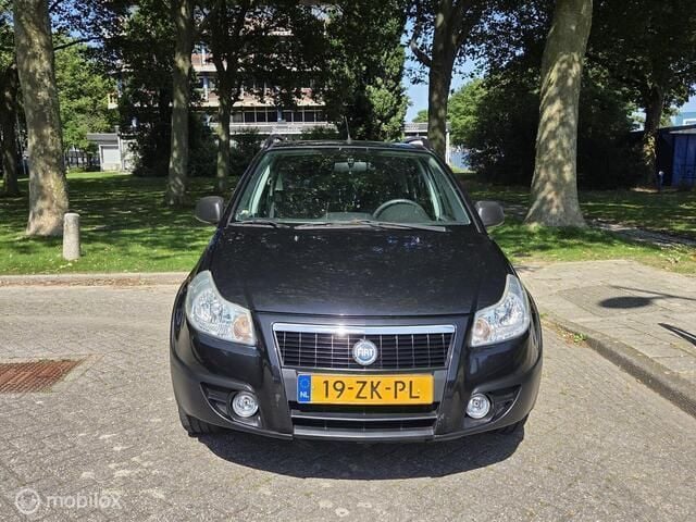 Zwart Gebruikt 2008 Fiat Sedici Dynamic SUV | € 4.995 (Iets duurder) - Afbeelding 1/4