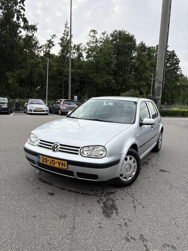 Grijs Gebruikt 2002 VW Golf IV Trendline Hatchback | € 799 (Goede deal) - Afbeelding 1/4