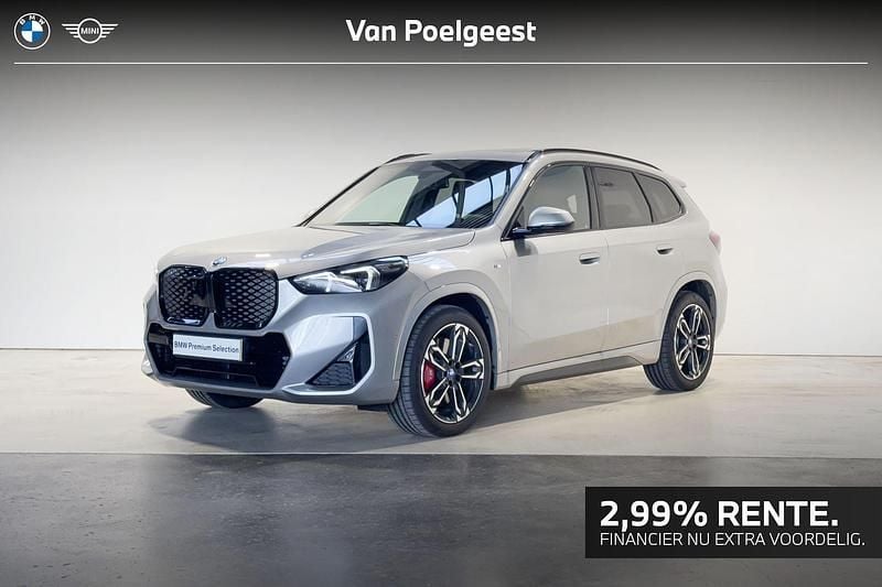 Grijs Gebruikt 2025 BMW iX1 M Sport SUV | € 42.900 - Afbeelding 1/4